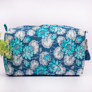 Sac de toilette matelassé en coton imprimé à la main style vintage, grande capacité, pour femmes, personnalisable – Nouveauté très prisée - Product Image 3
