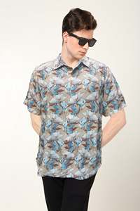 Chemise élégante pour homme en polyester multicolore à imprimé floral, coupe classique, col chemise et manches courtes, pour un usage décontracté. - Product Image 2