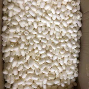 Cocon de soie blanc coupé et nettoyé pour l'exfoliation du visage, soin de la peau, qualité supérieure provenant de fermes vietnamiennes, prix abordable - Product Image 1