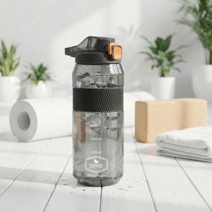 Bouteille d'eau sportive Hello World avec marqueurs de temps et bouchon à bouton-poussoir, bouteille en plastique pour boisson - Product Image 1