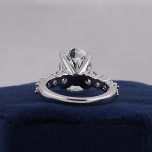 Anillo de compromiso de platino con diamante de corte ovalado para mujer, estilo clásico, diamantes cultivados en laboratorio certificados por IGI, piedra lateral. - Product Image 3