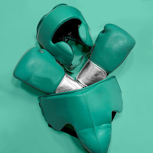 Ensemble de protection complet en cuir véritable OEM durable, confortable et respirant pour la boxe (gants, protège-tête, protège-glandes) pour tous - Product Image 1