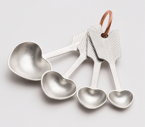 Tazas Medidoras en Forma de Corazón de Diseño Moderno y Alta Calidad con Medidas, Utensilios Esenciales para Hornear y Cocinar - Product Image 1