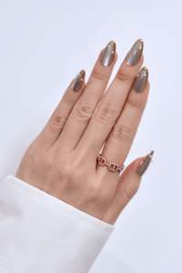 Faux Ongles en Gros Forme Amande OEM ODM, Ligne Dorée Métallique Champagne, Ongles Press-On Personnalisés de Luxe avec Perles - Product Image 2