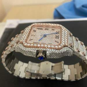 Reloj Unisex con Incrustaciones de Moissanita, con Fecha Automática, de Alta Calidad, con Diamantes Incoloros, al Mejor Precio al por Mayor - Product Image 5