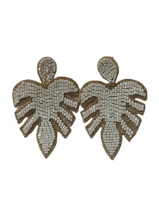 Boucles d'oreilles en perles de rocaille de haute qualité clous brodés à la main avec forme d'ailes classique pour boucles d'oreilles de fête de mariage ou d'anniversaire - Product Image 5