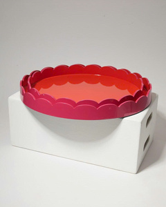 Bandeja de Madera Moderna con Borde Festoneado Rosa Premium y Acabado Brillante, Bandeja de Servicio para una Marca de Lujo - Product Image 5
