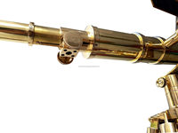 Instrument de navigation maritime décoratif antique avec finition en laiton brillant Vintage Pirates télescope trépied en bois sur pied