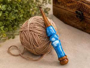 Crochets à crochetage en bois faits à la main, durables, avec poignées en résine colorées et solides, 3,5 mm-6 mm, outils de tricot pour l'artisanat DIY, la curiosité artisanale et l'art populaire - Product Image 1