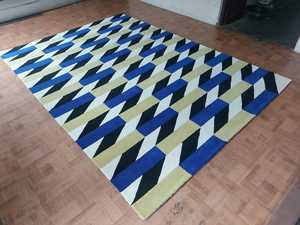 Tapis douillets tuftés à la main pour des sols de salon élégants - Product Image 6