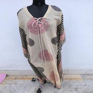 Caftán Largo Holgado de Algodón para Verano, Estilo Boho con Cuello en V, Maxi Caftán Holgado con Estampado Geométrico y Manga Corta - Product Image 4