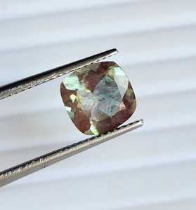 Pierre de soleil d'Oregon naturelle, taille facetée, couleur vert champagne magnifique, forme coussin, pierre précieuse en vrac pour la fabrication de bijoux. - Product Image 3