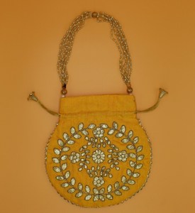 Bolso de mano tipo Potli indio hecho a mano con monedero, diseño Gota Patti, amarillo mostaza, perlas Batwa, para mujer - Product Image 4