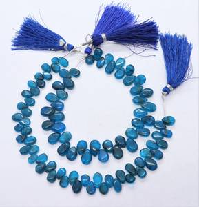 ลูกปัดอะพาไทต์นีออนธรรมชาติทรงลูกแพร์เรียบขนาด 6x9 ถึง 7x10 สีน้ำเงินเข้ม ลูกปัดอะพาไทต์ 8 นิ้ว ทรงลูกแพร์เรียบแบบบริโอเล็ต - Product Image 1