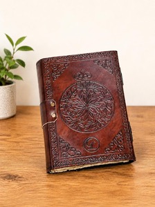 Diario de Cuero Vintage Hecho a Mano, Diario de Viaje Personalizado de Cuero, Cuaderno de Cuero, Diario de Escritura de Cuero Grabado, Antideslizante - Product Image 4