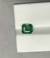 Batu Permata Zamrud Asli India Premium Warna Hijau Cerah Bentuk Oktagon 1.70ct untuk Pembuatan Perhiasan Mewah GEMS INTERNATIONAL