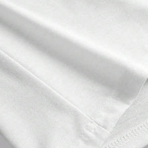 Camiseta con estampado DTG a la moda, con gráficos vívidos, tela suave y un corte moderno que te encantará. - Product Image 5