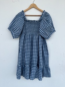 Robe d'été légère pour femme en coton bleu à carreaux, col carré, corsage froncé, manches bouffantes, ourlet à volants, style babydoll - Product Image 5