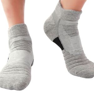 Chaussettes de course athlétiques de performance, paire gris et blanc, en maille respirante, avec soutien de la voûte plantaire, pour le sport et l'entraînement en salle de sport - Product Image 3