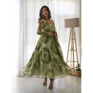 ชุดสูทสวนที่สวยงาม - Product Image 3