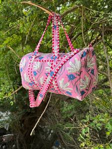 Bolsa de Lona Acolchada de Algodón Multiusos, Compañera de Viaje Moderna para Gimnasio, Yoga y Vacaciones - Product Image 2