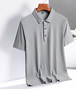 Camiseta de Hombre de Color Sólido, Algodón Teñido, Cuello Redondo, Manga Corta, Corte Regular, Informal, Básica, Cómoda para Uso Diario - Product Image 2