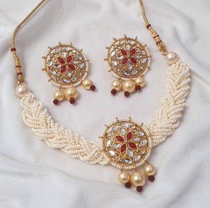 Bijoux en laiton traditionnels, ensemble Kundan 3 pièces, collier et boucles d'oreilles personnalisés, bijoux de créateur de haute qualité pour femmes - Product Image 2