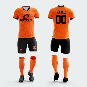 Conjuntos de Uniformes de Fútbol con Impresión por Transferencia de Calor, Logotipo Frontal Transpirable, Cuello en V, Manga Corta - Product Image 1