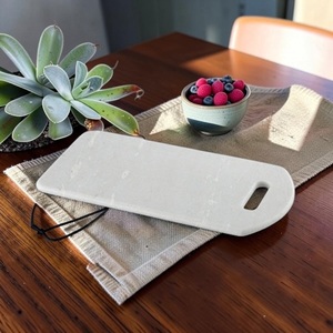 Tabla de Cortar Rectangular de Mármol Ecológica Unicorn Handicrafts de 2.0 cm de Grosor con Asa, Color Gris Claro, para Cocina - Product Image 3