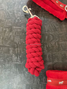 Juego de Cabestro y Cuerda de Tracción para Caballo de PP de Alta Calidad con Forro de Felpa Suave y Decoración de Cinta para Caballo, Herrajes de Hierro Niquelado - Product Image 4