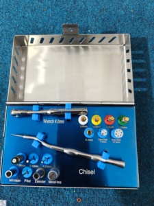 Kit d'implants dentaires manuels en acier inoxydable Bone Bridge Instruments BBI-386, comprenant ciseaux, disques, et dilatateurs osseux, avec tige de 3 mm et tête de 1,6 mm - Product Image 3