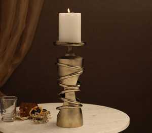 Lanterne cylindrique dorée Garden Glow avec design en maille pour la décoration de la maison, luminaire suspendu en métal durable - Product Image 4