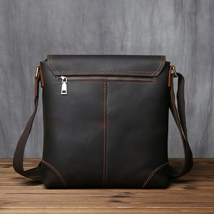 Bolso Bandolera de Cuero Marrón para Hombre, Bolso de Hombro con Logotipo Personalizado, Bolso con Cierre y Solapa para Viajes Diarios - Product Image 1