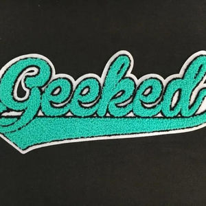 Camiseta Ajustable para Hombre, Nueva Llegada, Estilo Moderno, Personalizada con Bordado Chenille, Transpirable, Tejida - Product Image 4