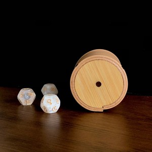 Accessoires de coupe à dés formelle en cuir véritable 100% fait main, marron clair, avec logo personnalisé, de conception haut de gamme pour les professionnels - Product Image 5