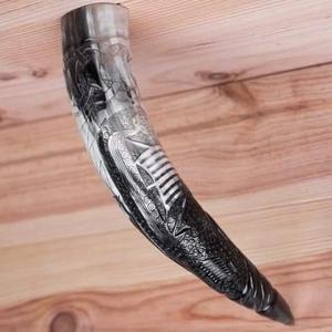 Corne à boire Viking artisanale écologique, chopes à bière à thème animalier, thème Game of Thrones, médiévale, meilleur cadeau pour garçons d'honneur et cadeau d'affaires - Product Image 1