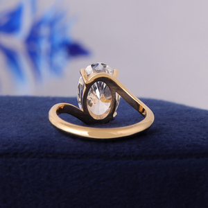 แหวนเพชรทรงรี 3 กะรัต เพาะเลี้ยงในห้องปฏิบัติการ แบบ Bypass Solitaire ทองคำแท้ 18k - Product Image 6