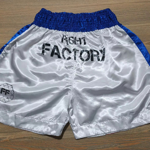 Shorts de Muay Thai al por mayor, hechos con tela ligera de primera calidad, con costuras resistentes y ajuste flexible para hombre - Product Image 1