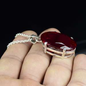 Colgante de rubí facetado de Cachemira en plata de ley 925, joyería artesanal con piedras preciosas, regalo de boda o piedra de nacimiento para ella. - Product Image 2