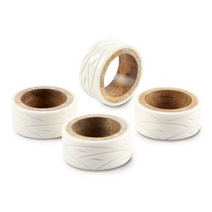 Porte-serviettes en bois artisanal conçu pour des tables élégantes, ajoutant une texture naturelle et un charme rustique chaleureux - Product Image 1