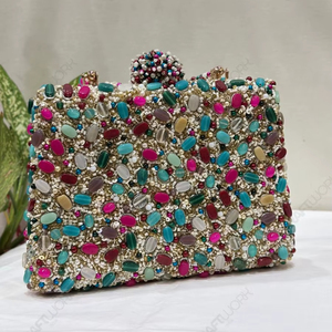 Pochette de soirée multicolore ornée de pierres, sac à main perlé de créateur pour femme, idéal pour les occasions festives et les mariages - Product Image 1