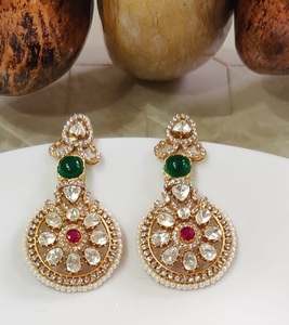 Impresionantes Pendientes de Moissanita Chapados en Oro de Latón de Primera Calidad para Mujeres y Niñas, Colección de Moda para Fiestas - Product Image 3