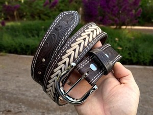 Cinturón de Cuero Genuino de Vaca de Grano Completo con Grabado Floral Estilo Vaquero Occidental de Lujo para Hombres y Mujeres - Product Image 6