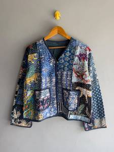 Chaqueta acolchada de algodón hecha a mano con estampado floral de leopardo, abrigo informal de invierno para mujer con bolsillos, regalo para ella. - Product Image 1