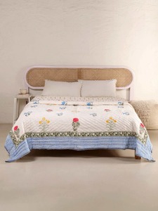 Printed Cotton <b>Quilt</b> With Floral Pattern Traditional Style All-Season Bedding Set - Product Image 1