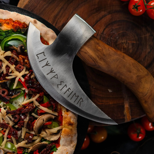 Couteau à pizza Viking artisanal en acier inoxydable finition satinée, couteau Ulu gravé de runes personnalisées, vente en gros - Product Image 4