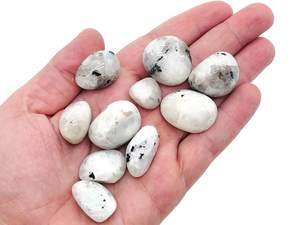 หินมูนสโตนสีรุ้งธรรมชาติ ขัดเงาอย่างดี หินคริสตัลกรวดมูนสโตน ขายส่ง - Product Image 3