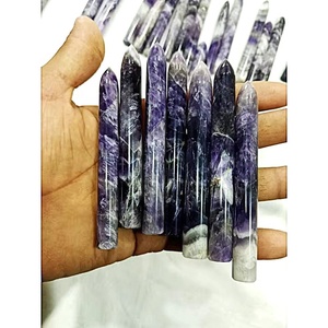 Vente en gros baguettes de massage en améthyste sculptées naturelles crayon à pointe en cristal Feng Shui thérapie par la pierre de style européen - Product Image 1