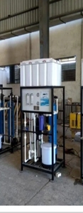 Máquina de tratamiento de agua por ósmosis inversa montada sobre plataforma, planta de ósmosis inversa de 250 L por hora con tanque, sistema de purificación industrial, máquina de ósmosis inversa. - Product Image 3