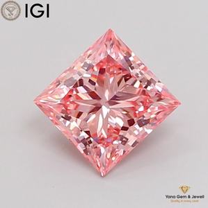 Diamante Cultivado en Laboratorio con Certificado IGI, Corte Princesa, Color Rosa Intenso, Claridad VS1, 1.50 Quilates, para Anillo de Compromiso Clásico - Product Image 1